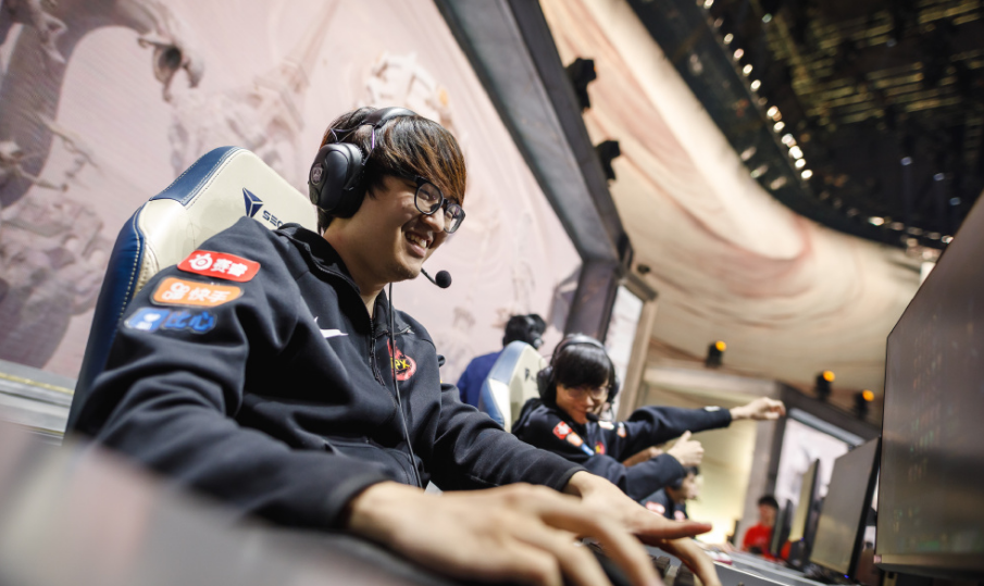 包含领先优势明显引爆全场！，Doinb意外战胜TL上演精彩一战的词条