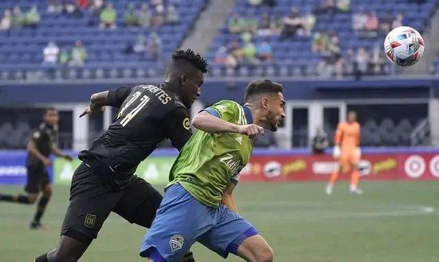 九游娱乐平台-关于冰球巡回赛焦点战：江畔麒麟队淘汰对手雪域旋风队，外线火力全开。关键战拿下信心的信息